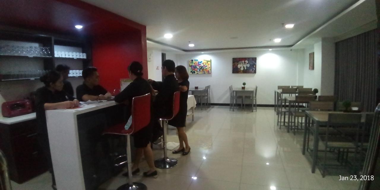 Travelbee Business Inn Cebu Esterno foto
